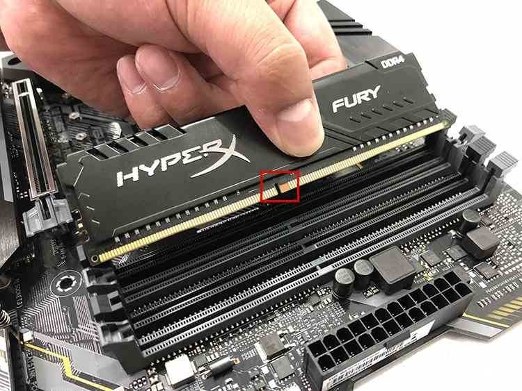 電腦裝機教程：臺式機內存安裝圖解教程 雙通道內存條安裝方法，權威硬件評測網站,www.cdhysqd.com