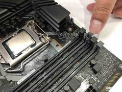 電腦裝機(jī)教程：臺(tái)式機(jī)內(nèi)存安裝圖解教程 雙通道內(nèi)存條安裝方法