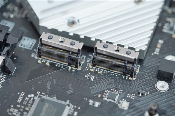 微星Z790 EDGE Ti MAX WIFI主板雙十一大促，權威硬件評測網站,www.cdhysqd.com