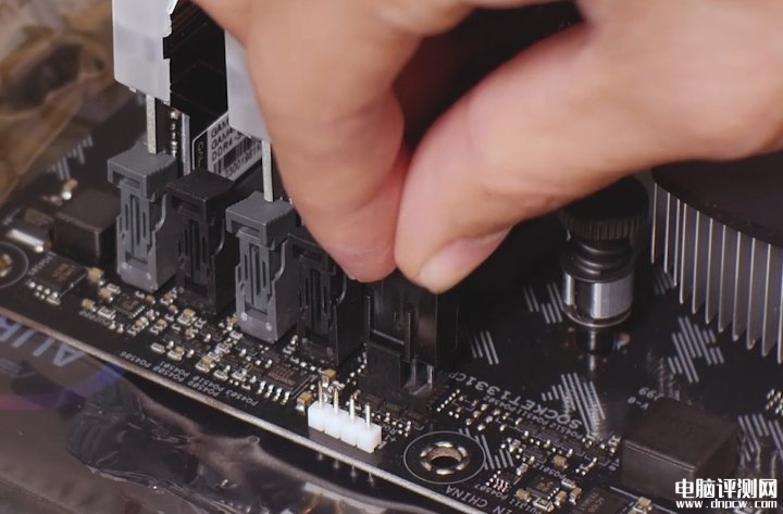 電腦裝機(jī)教程：DIY組裝電腦裝機(jī)高清圖文教程，權(quán)威硬件評(píng)測(cè)網(wǎng)站,www.cdhysqd.com