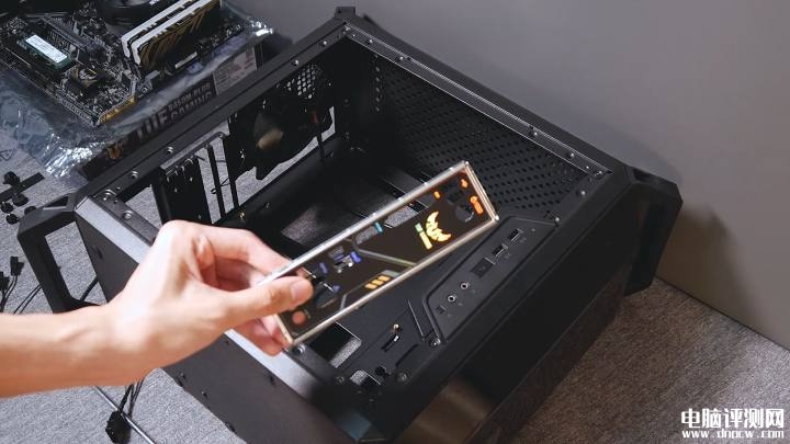 電腦裝機(jī)教程：DIY組裝電腦裝機(jī)高清圖文教程，權(quán)威硬件評(píng)測(cè)網(wǎng)站,www.cdhysqd.com