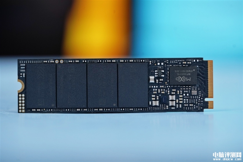 最新硬盤評測：長江存儲致態(tài)Ti600 2TB SSD評測，權威硬件評測網(wǎng)站,www.cdhysqd.com