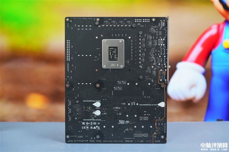 最新主板評測：微星MPG Z790 EDGE TI MAX WIFI刀鋒鈦主板評測，權(quán)威硬件評測網(wǎng)站,www.cdhysqd.com