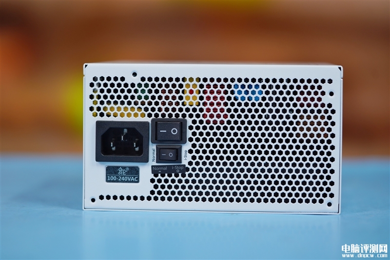 最新電源評測：鑫谷昆侖MU-1000G冰山版電源評測，權威硬件評測網站,www.cdhysqd.com