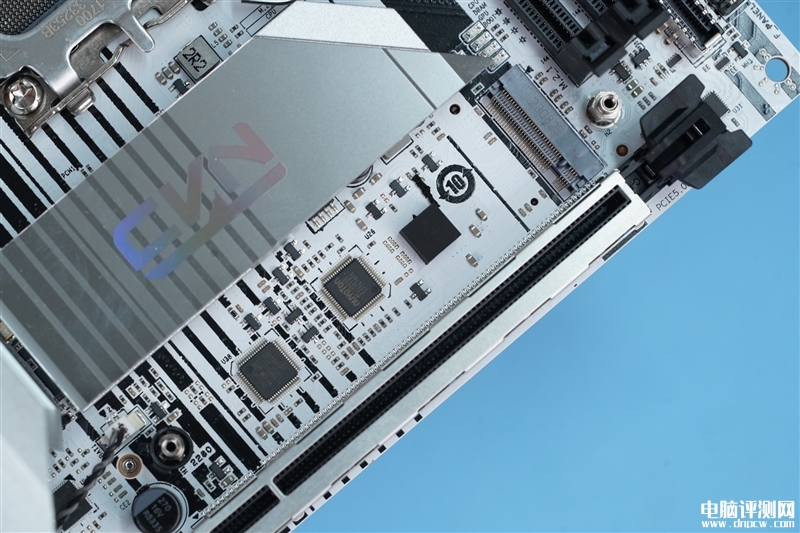 最新主板測試：七彩虹CVN B760I FROZEN WIFI D5 V20 DDR5登陸艦評測，權威硬件評測網站,www.cdhysqd.com
