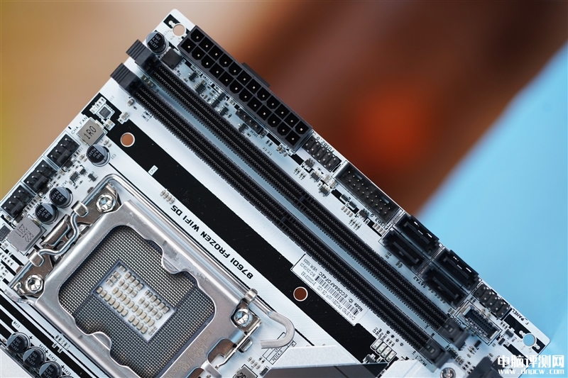 最新主板測試：七彩虹CVN B760I FROZEN WIFI D5 V20 DDR5登陸艦評測，權威硬件評測網站,www.cdhysqd.com