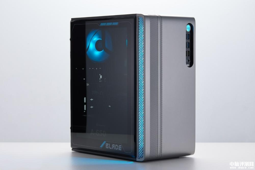 雷神黑武士?獵刃游戲主機上市 i7-13650HX+RTX4070 Super售價10699元，權威硬件評測網站,www.cdhysqd.com