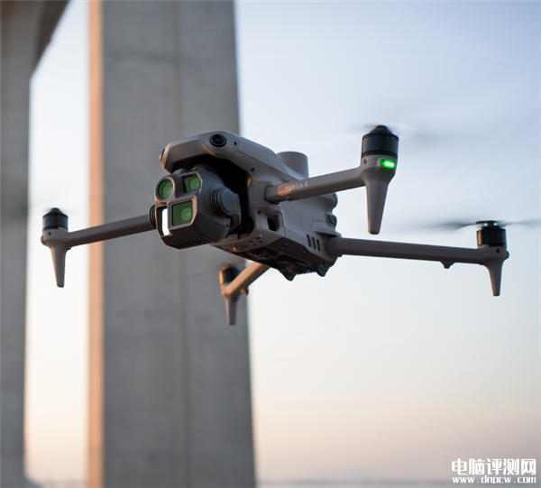 大疆DJI Matrice 4E無人機上市 可照亮百米之外目標售價27888元，權威硬件評測網站,www.cdhysqd.com