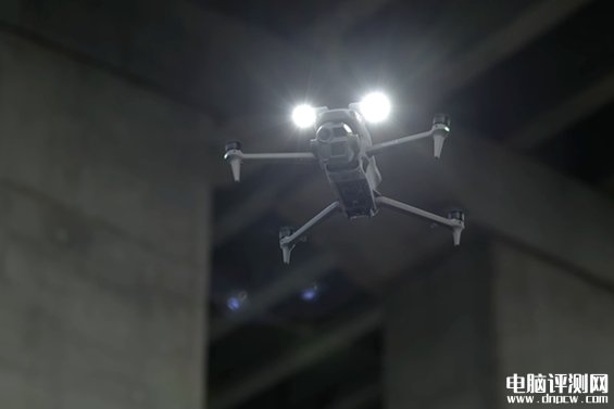 大疆DJI Matrice 4E無人機上市 可照亮百米之外目標售價27888元，權威硬件評測網站,www.cdhysqd.com