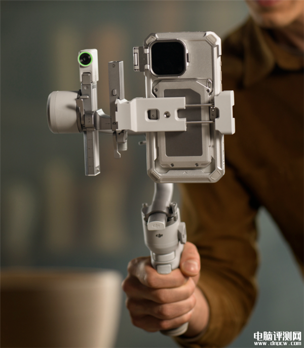 大疆DJI RS 4 Mini相機穩定器上市 10秒內搞定橫豎拍切換售價1999元起，權威硬件評測網站,www.cdhysqd.com